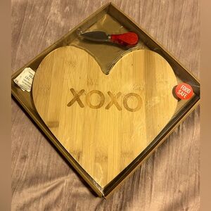 Heart shaped Cutting Board with knife
